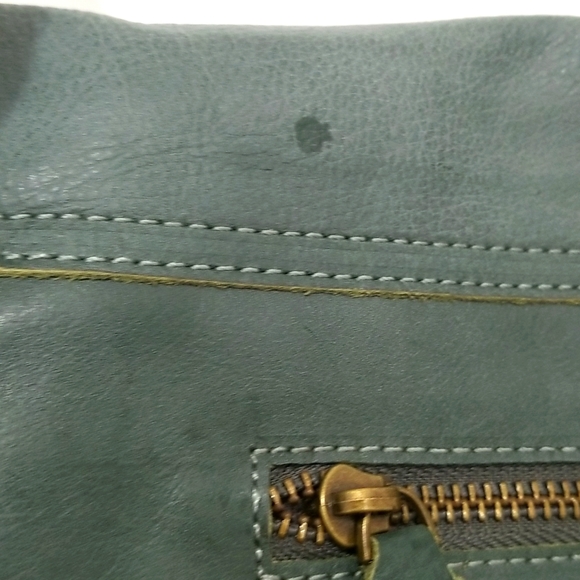 Leather green boho crossbody fringed flap purse NWOT - Picture 7 of 9